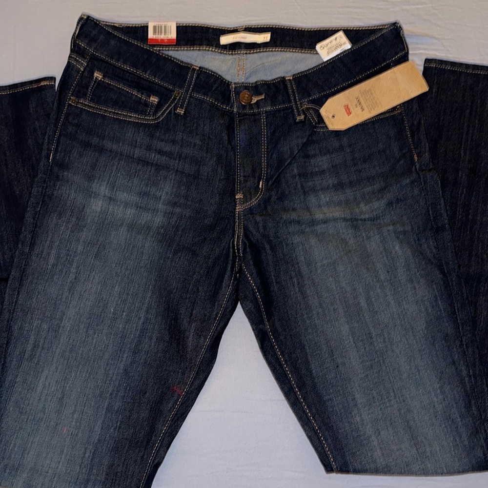 711 skinny Levi’s
